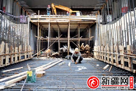 施工通道安全标语_九游体育施工通道_建筑物网络布线施工的垂直通道中,光缆,电缆,方口槽