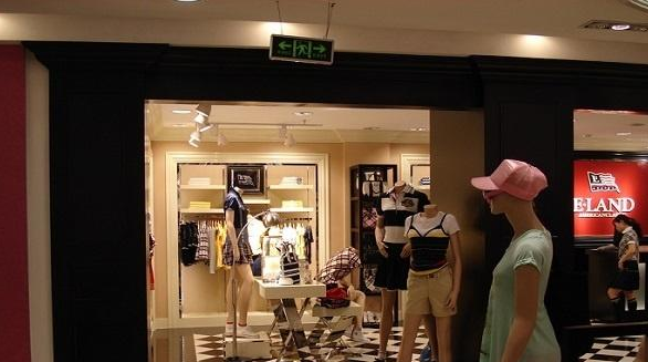 合肥服装店九游体育多少钱一平米