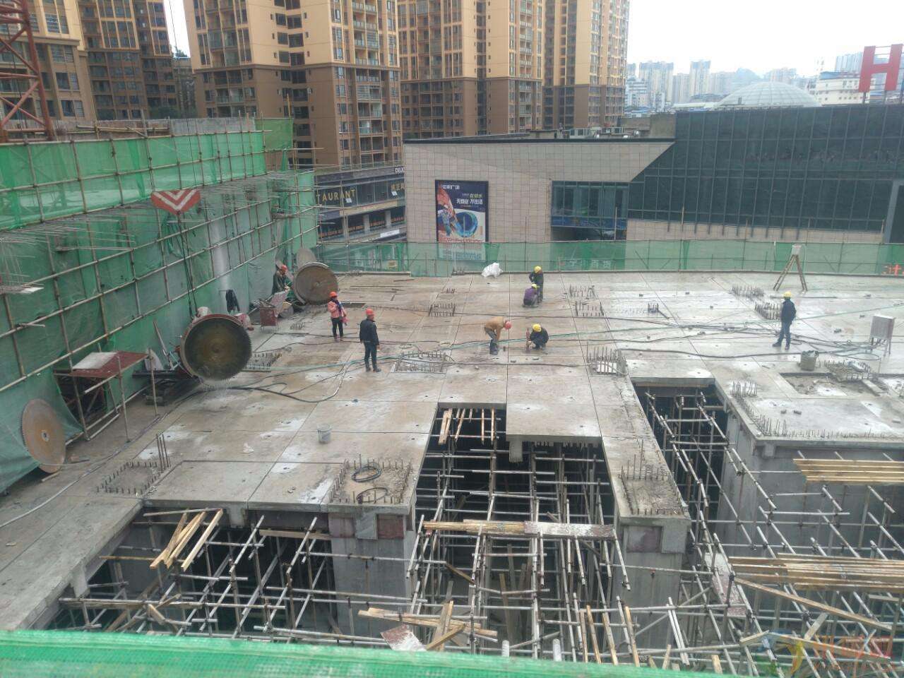 福建省防撞栏切割将混凝土一分为二