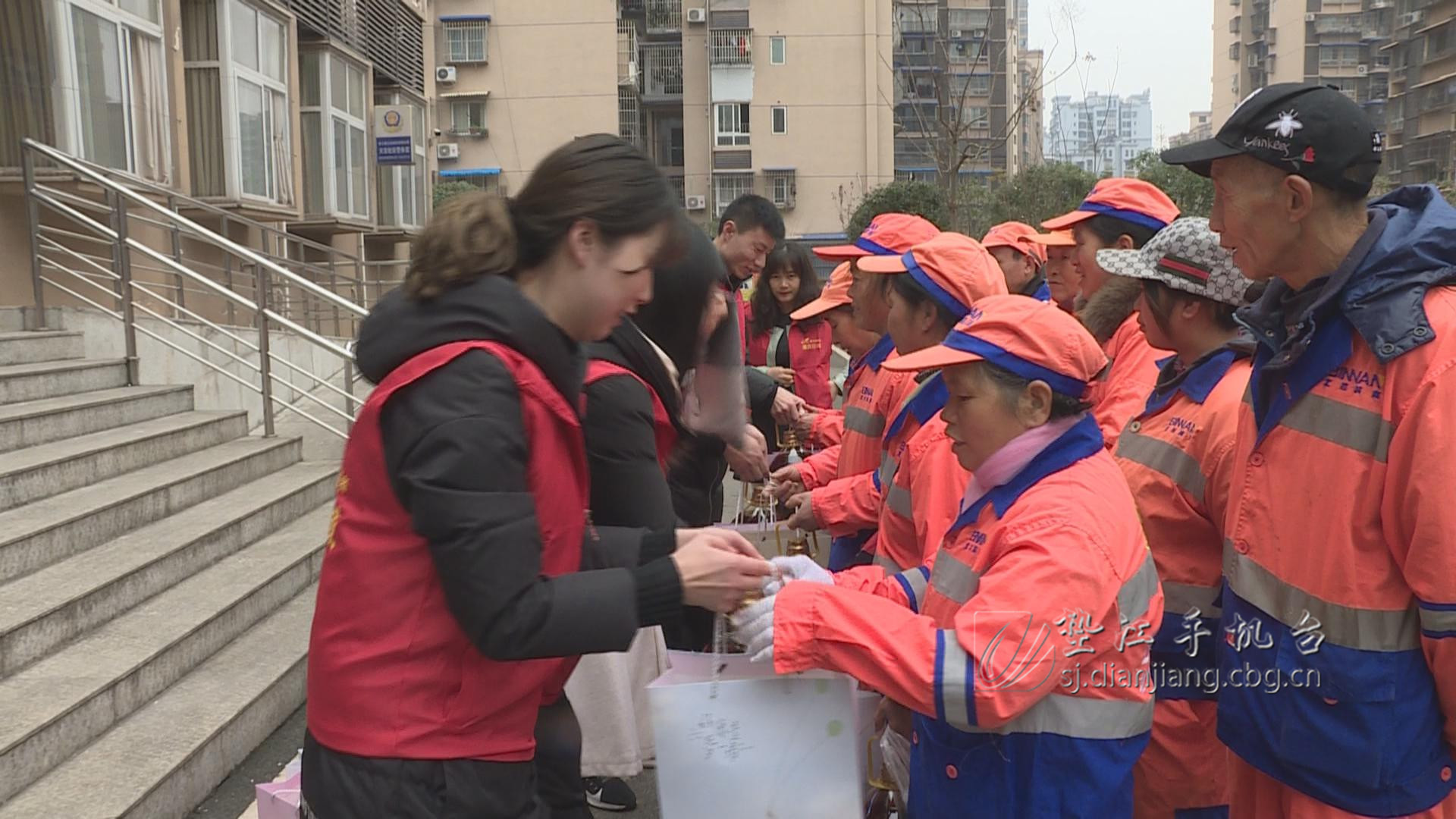 发现美院业主评价_小区给业主发现金_彩虹湖小区业主论坛