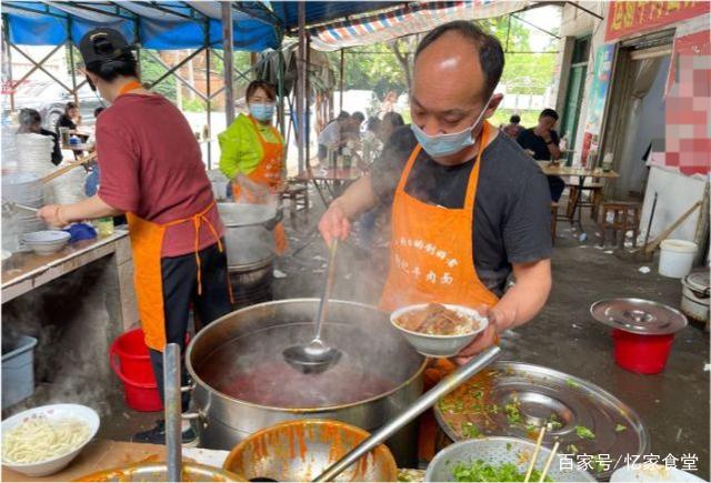 襄阳哪家牛肉面教得好_襄阳牛肉面哪家最有名_襄阳牛肉面的配料及熬制